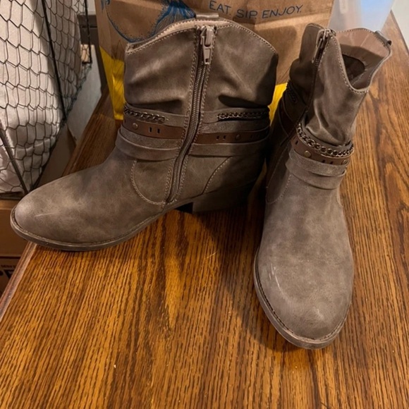 pop Taupe Slouch Ankle Boots with Decorative Straps - Picture 4 of 8